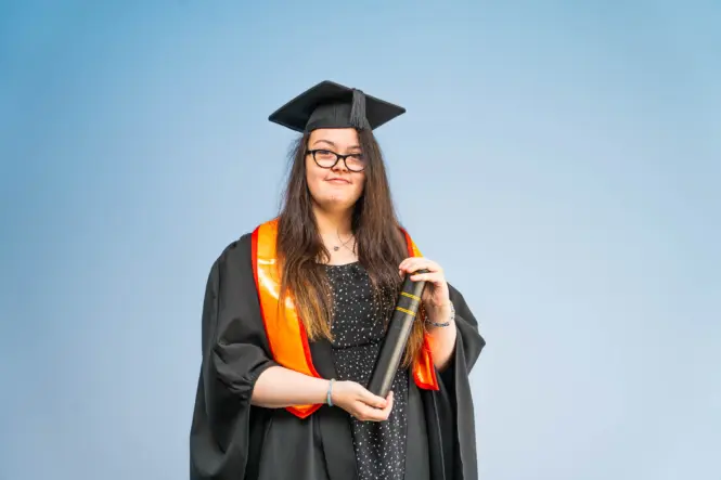 HE GRADUATION PORTRAITS 2026 25