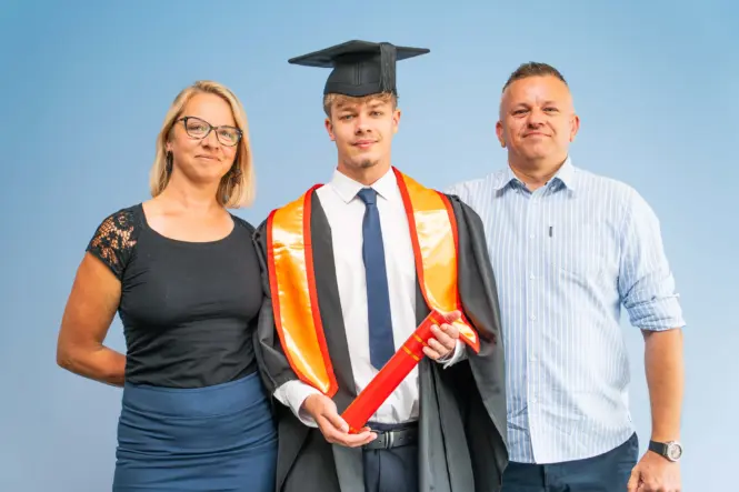 HE GRADUATION PORTRAITS 2026 27