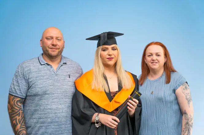 HE GRADUATION PORTRAITS 2026 41