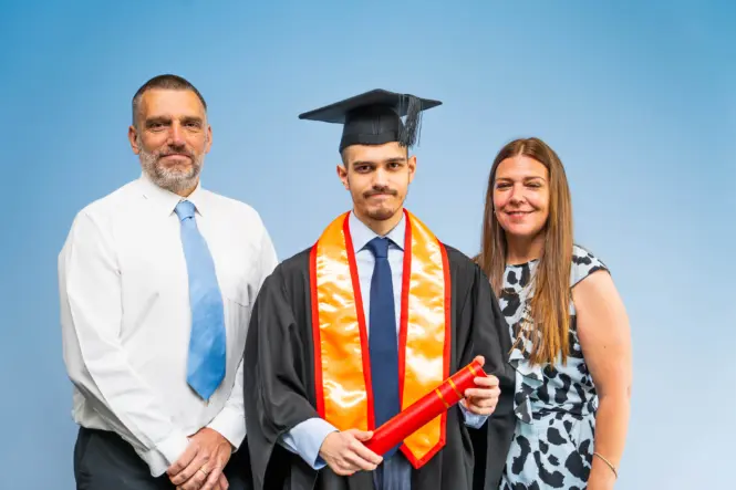 HE GRADUATION PORTRAITS 2026 45