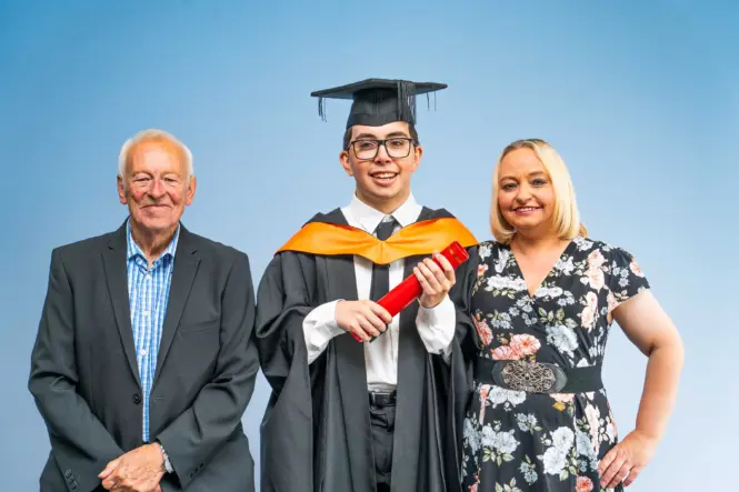 HE GRADUATION PORTRAITS 2026 47