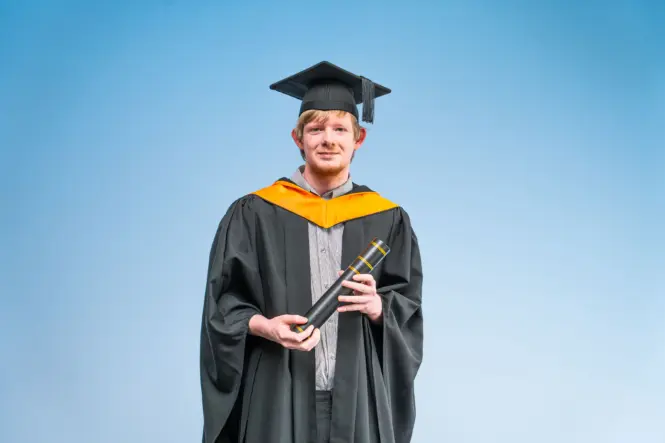 HE GRADUATION PORTRAITS 2026 48