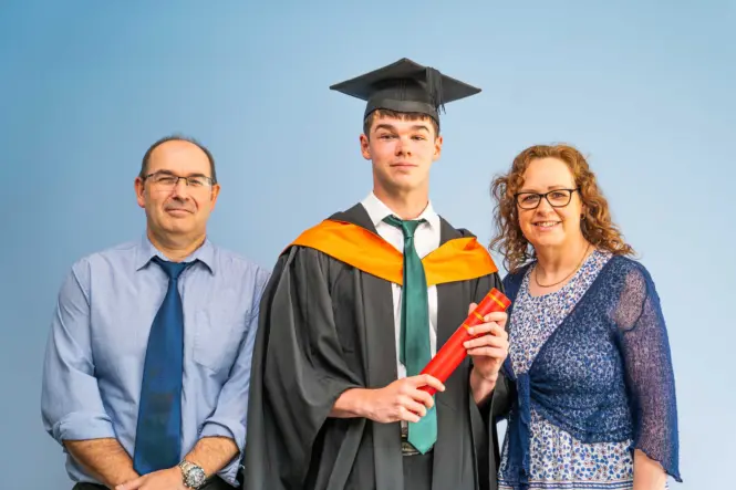 HE GRADUATION PORTRAITS 2026 54