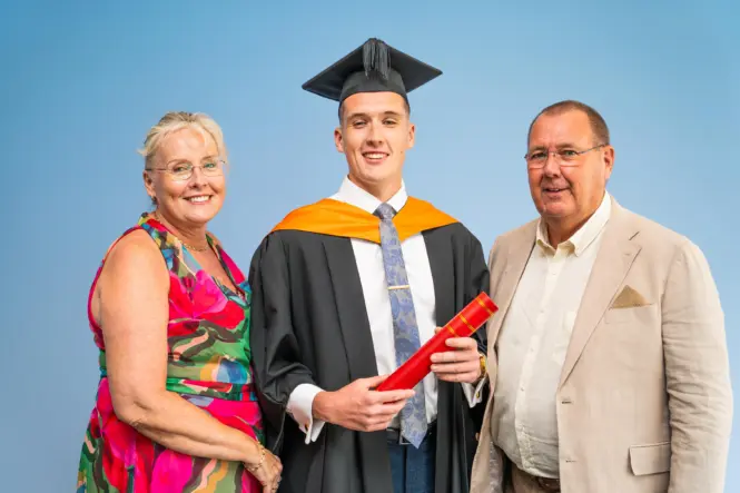 HE GRADUATION PORTRAITS 2026 62