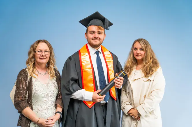 HE GRADUATION PORTRAITS 2026 65