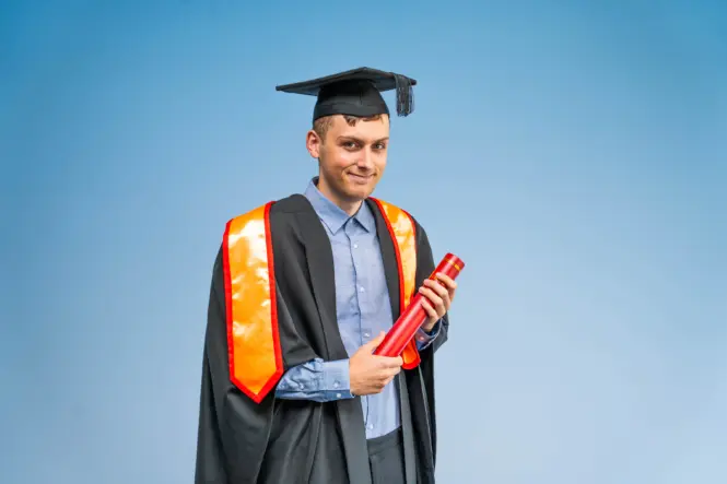 HE GRADUATION PORTRAITS 2026 68