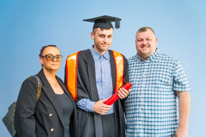 HE GRADUATION PORTRAITS 2026 69