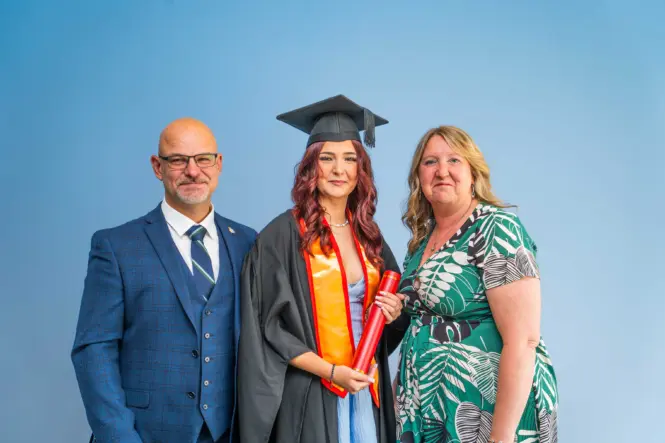 HE GRADUATION PORTRAITS 2026 79