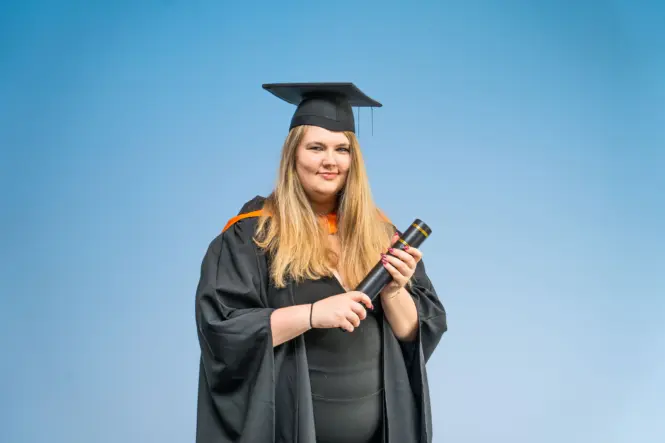 HE GRADUATION PORTRAITS 2026 80