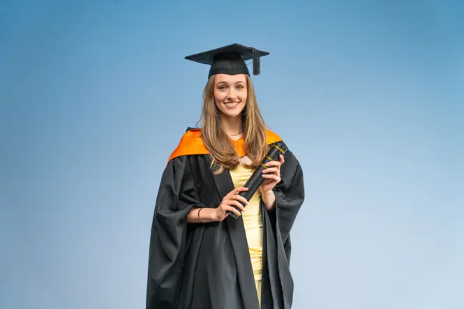 HE GRADUATION PORTRAITS 2026 102