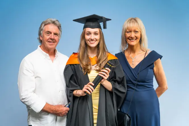 HE GRADUATION PORTRAITS 2026 103