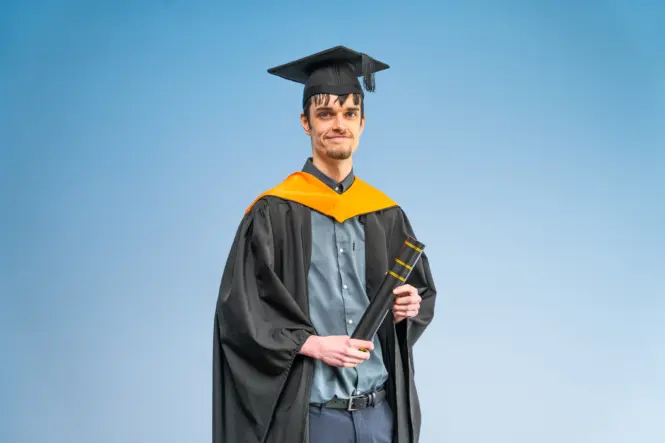 HE GRADUATION PORTRAITS 2026 104
