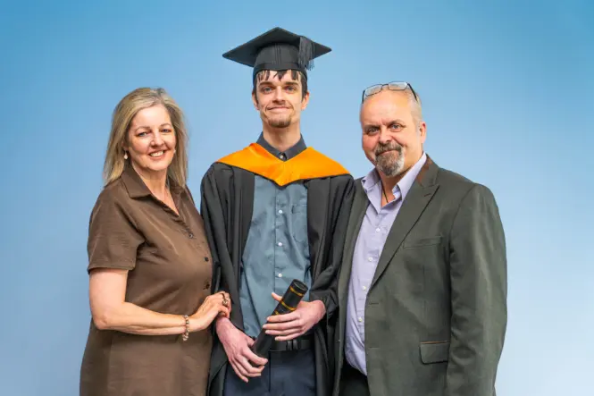 HE GRADUATION PORTRAITS 2026 105