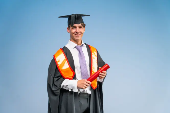 HE GRADUATION PORTRAITS 2026 106
