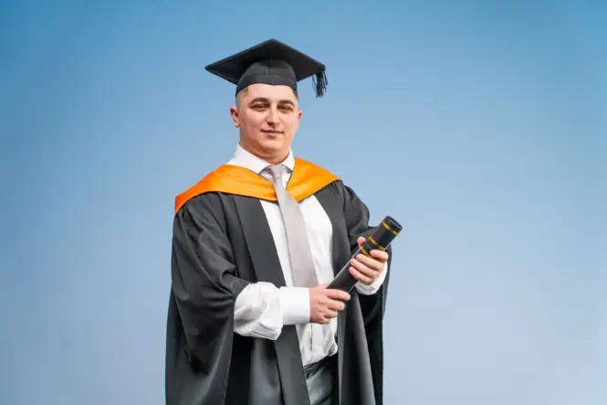 HE GRADUATION PORTRAITS 2026 110