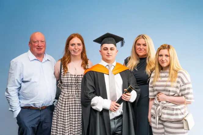 HE GRADUATION PORTRAITS 2026 111