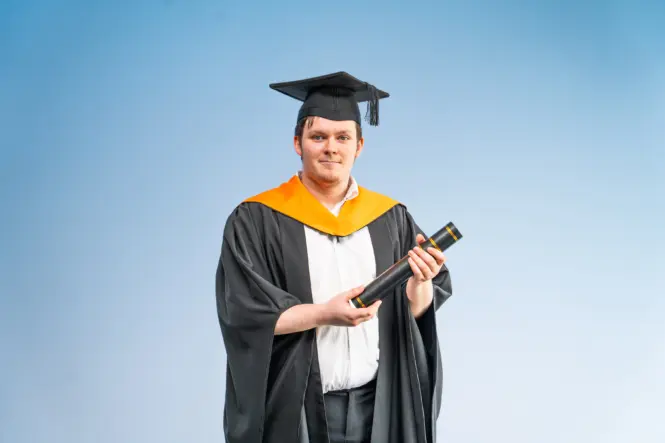 HE GRADUATION PORTRAITS 2026 116