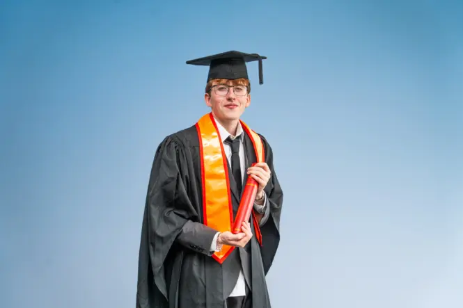 HE GRADUATION PORTRAITS 2026 124