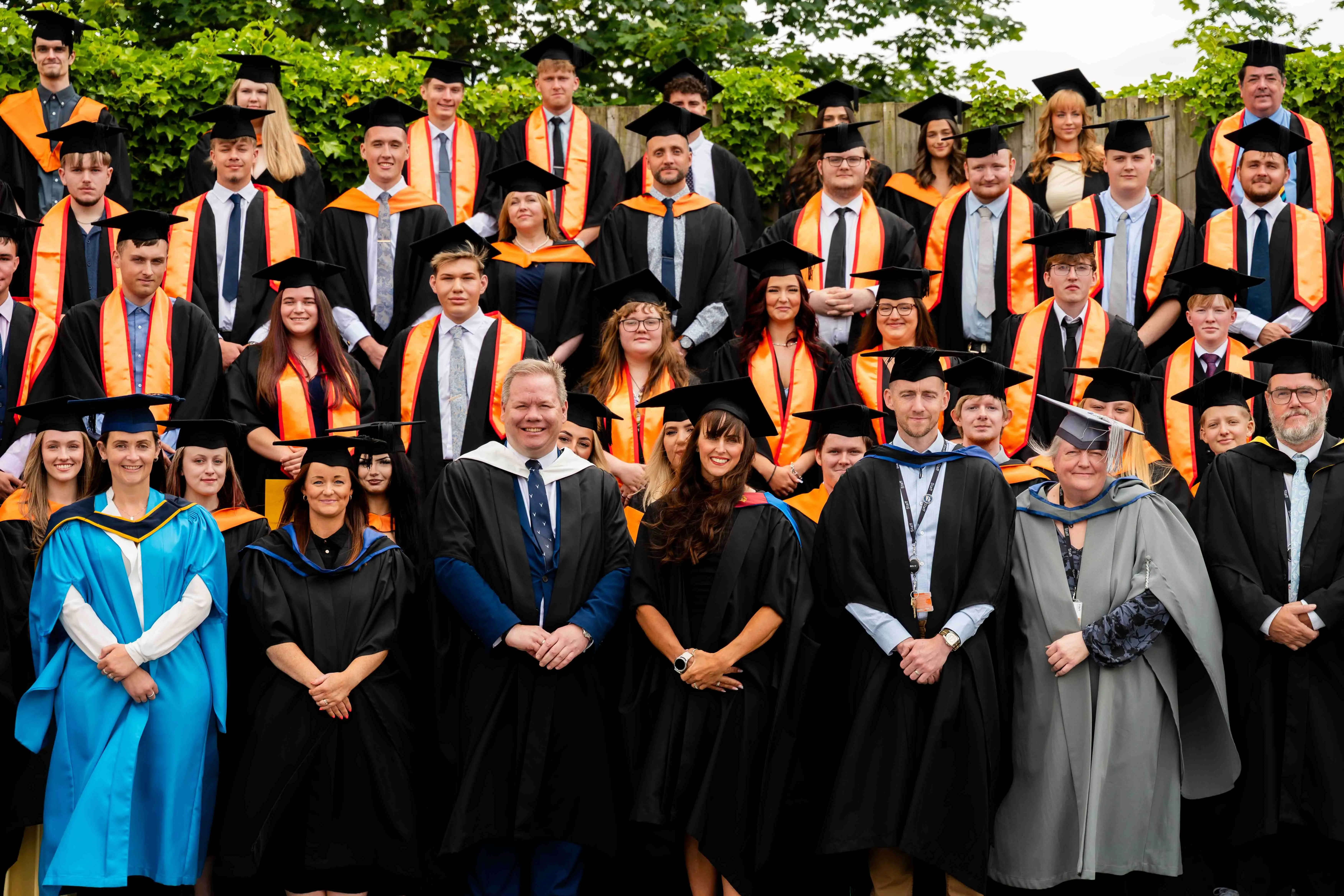 HE GRADUATION web 150