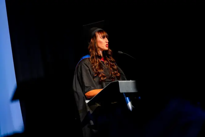 HE GRADUATION web 100