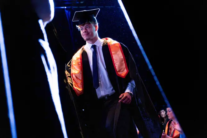 HE GRADUATION web 23