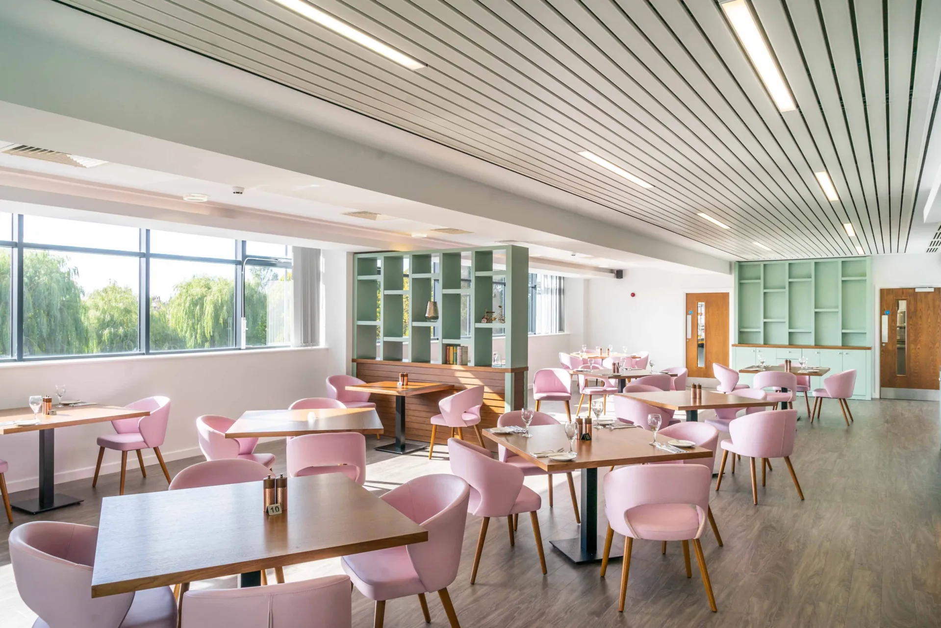 RIVERBANK RESTAURANT web 1